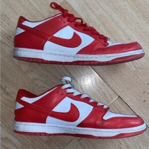 Nike dunk gym red
